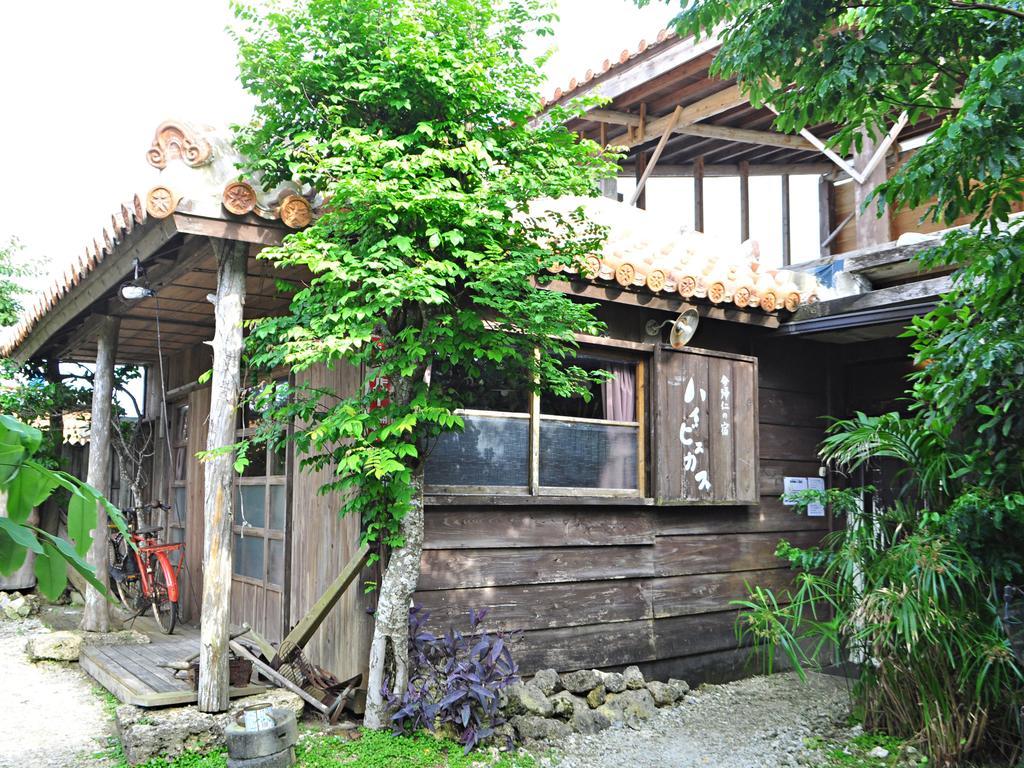 Nakijin No Yado Hibiscus Hotell Exteriör bild